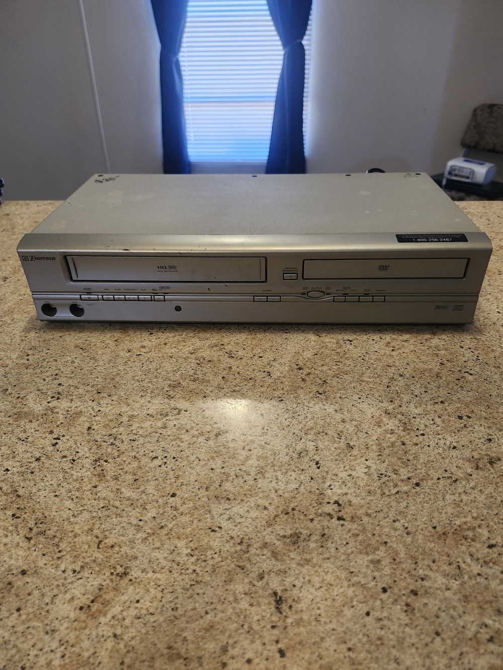 Emerson Silver VCR/DVD Combo Player